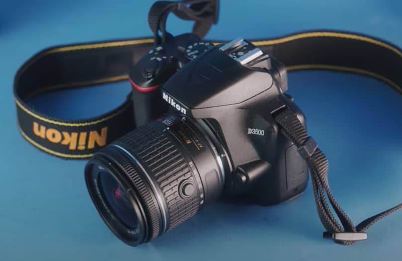 Nikon D3500 lighweight camera for video and car photography
